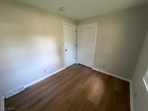 823 Stanford Avenue Elyria OH 44035