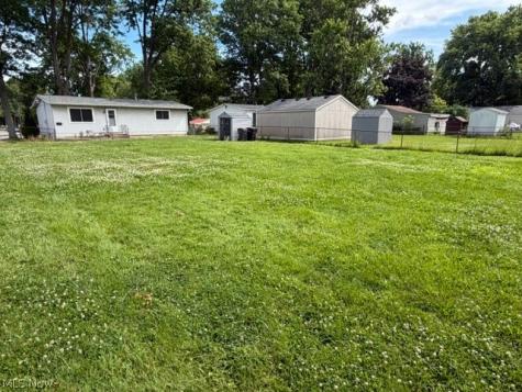 823 Stanford Avenue Elyria OH 44035