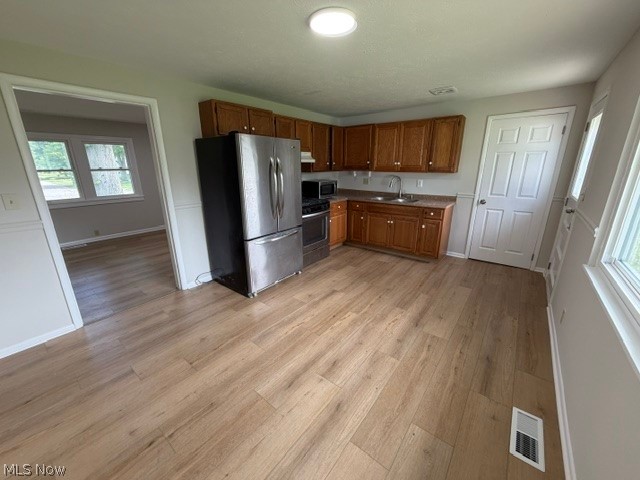 823 Stanford Avenue Elyria OH 44035