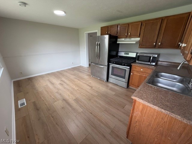 823 Stanford Avenue Elyria OH 44035