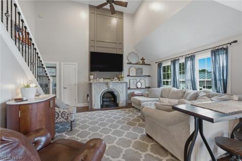 5852 Sky Ridge Avenue NE Louisville OH 44641