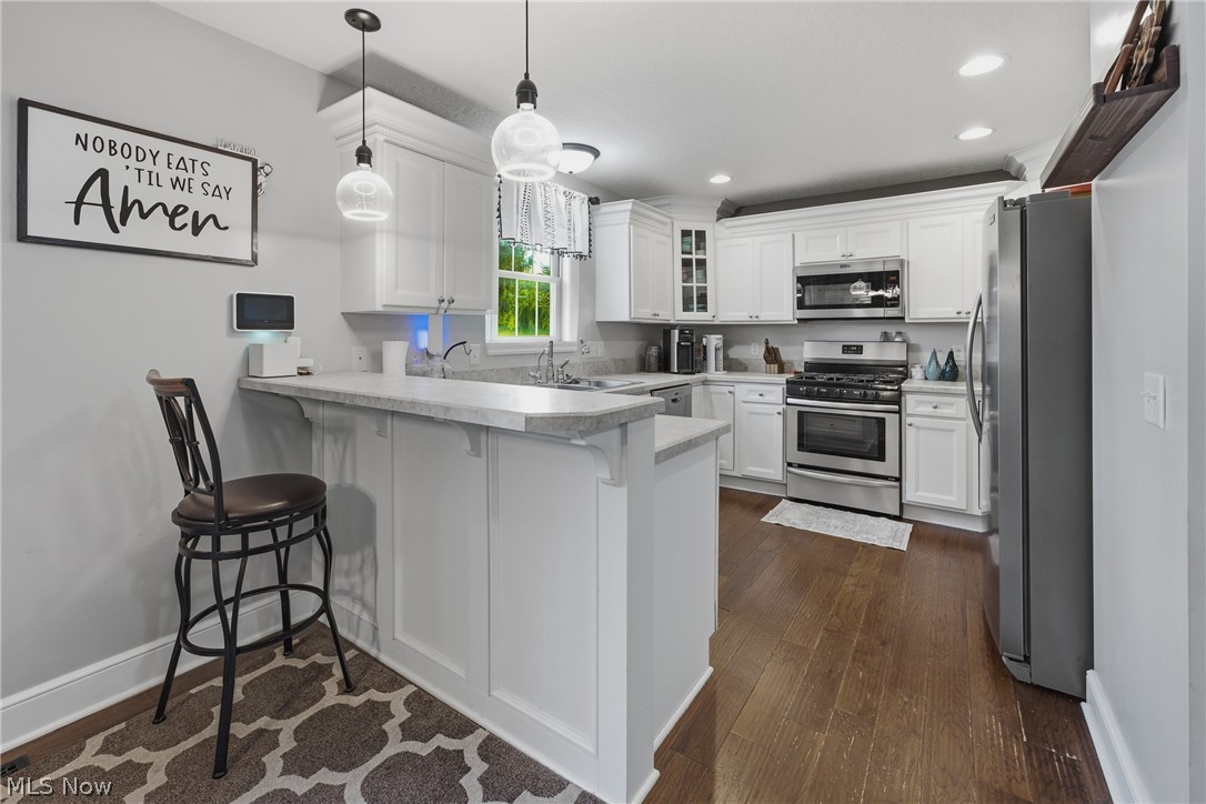 5852 Sky Ridge Avenue NE Louisville OH 44641