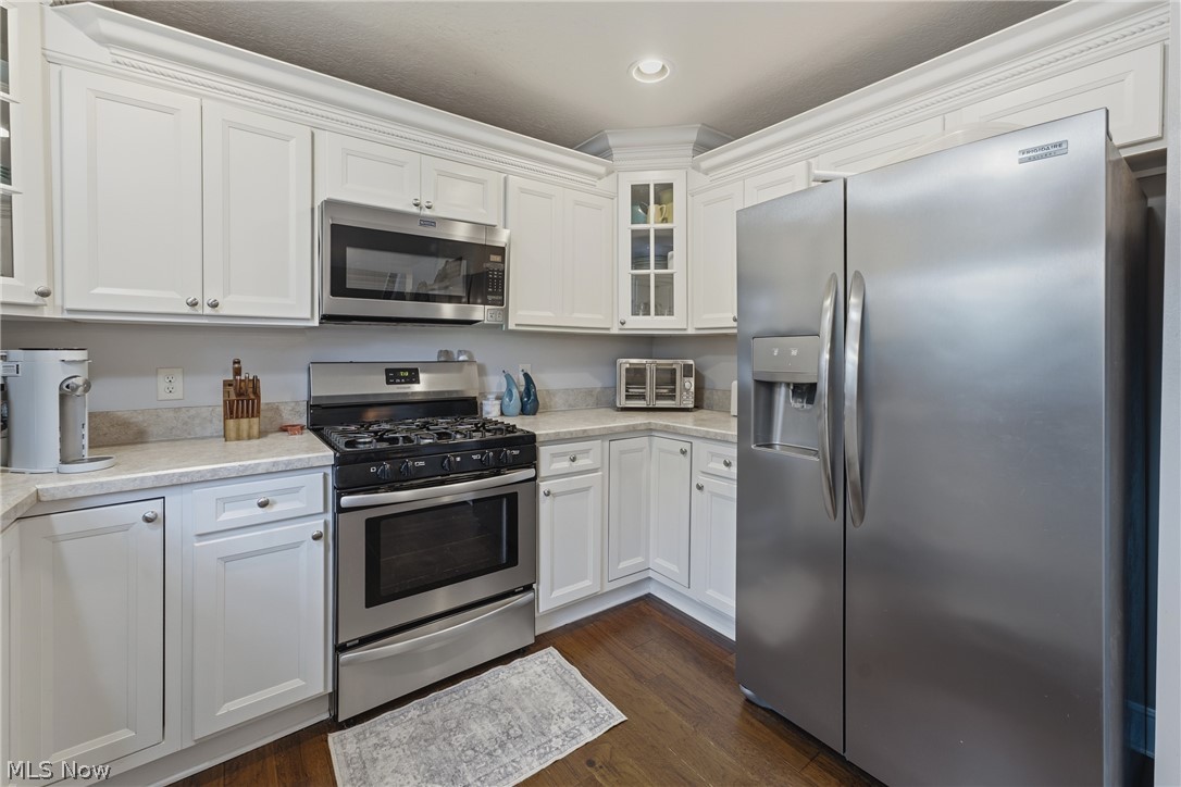 5852 Sky Ridge Avenue NE Louisville OH 44641