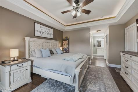5852 Sky Ridge Avenue NE Louisville OH 44641