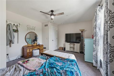 5852 Sky Ridge Avenue NE Louisville OH 44641