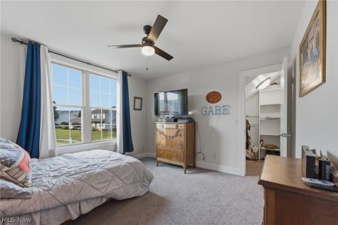 5852 Sky Ridge Avenue NE Louisville OH 44641