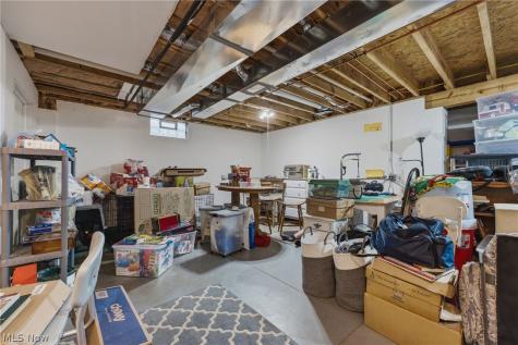 5852 Sky Ridge Avenue NE Louisville OH 44641