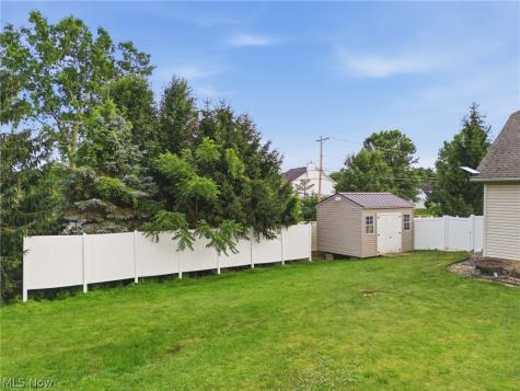 5852 Sky Ridge Avenue NE Louisville OH 44641