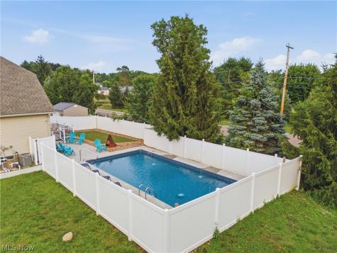 5852 Sky Ridge Avenue NE Louisville OH 44641