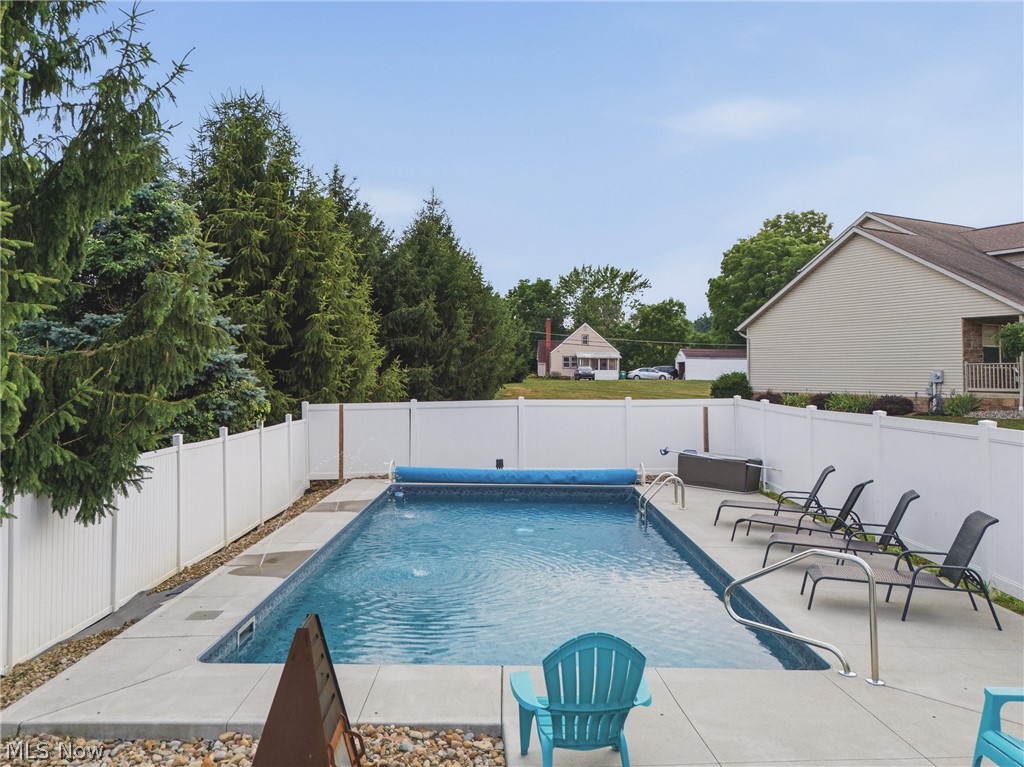 5852 Sky Ridge Avenue NE Louisville OH 44641