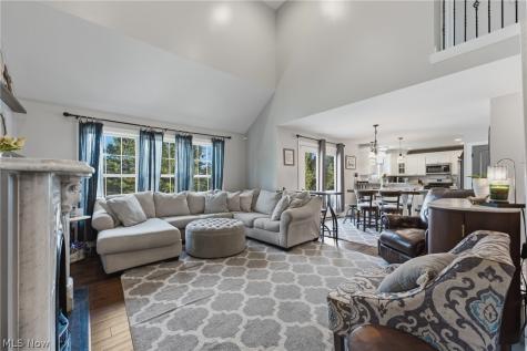 5852 Sky Ridge Avenue NE Louisville OH 44641