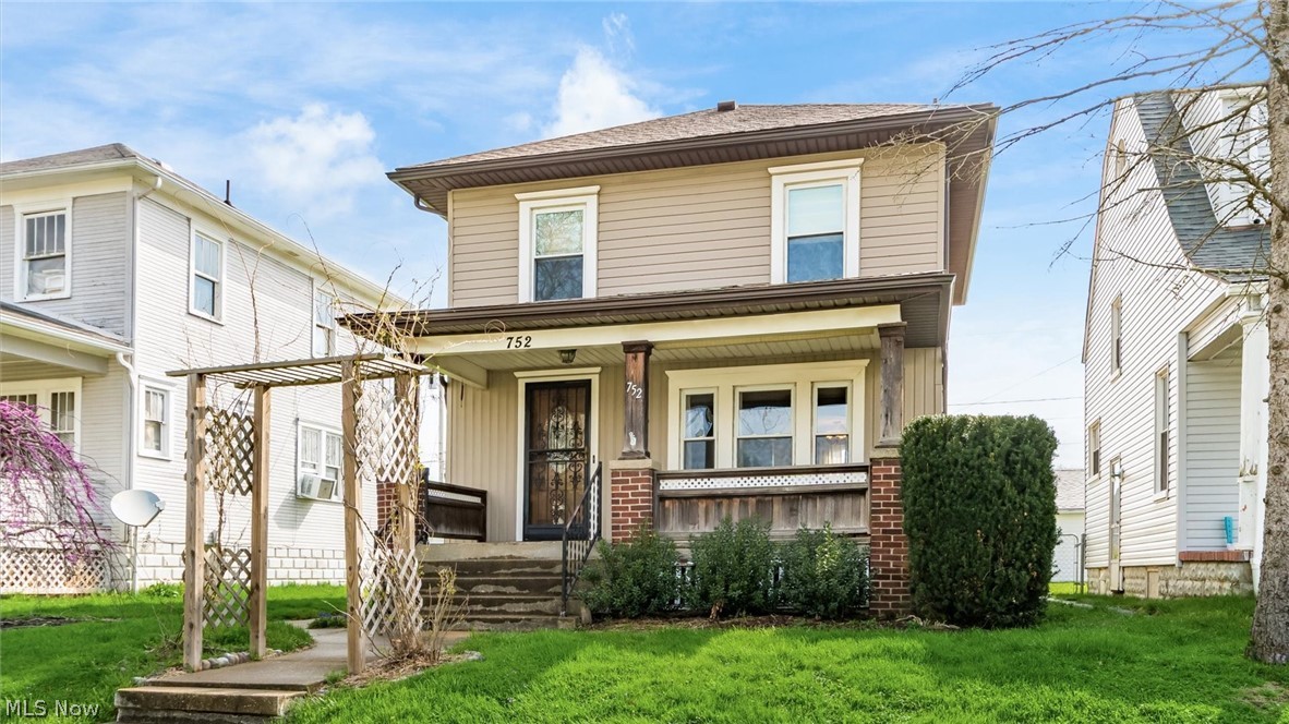 752 Larzelere Avenue Zanesville OH 43701