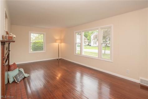 636 Page Street Ravenna OH 44266