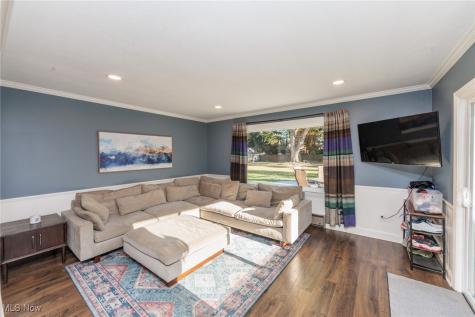 30334 Manhasset Drive Bay Village OH 44140