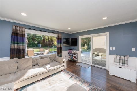 30334 Manhasset Drive Bay Village OH 44140