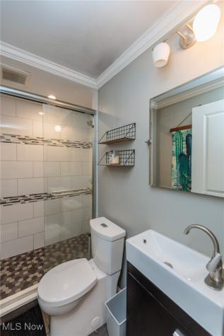 30334 Manhasset Drive Bay Village OH 44140