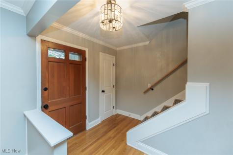 30334 Manhasset Drive Bay Village OH 44140