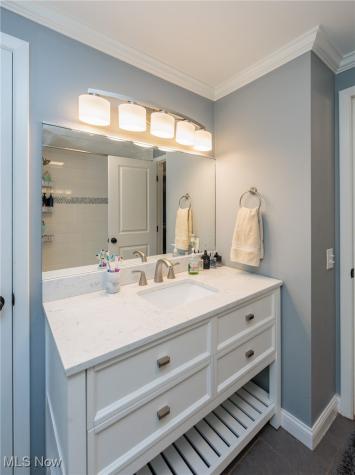 30334 Manhasset Drive Bay Village OH 44140