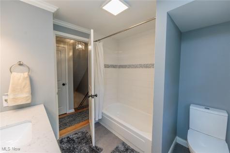 30334 Manhasset Drive Bay Village OH 44140