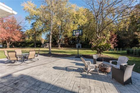 30334 Manhasset Drive Bay Village OH 44140