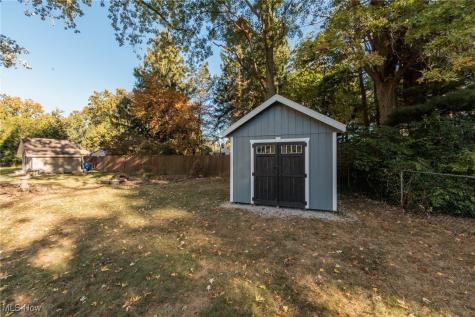 30334 Manhasset Drive Bay Village OH 44140