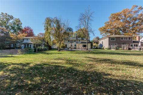 30334 Manhasset Drive Bay Village OH 44140
