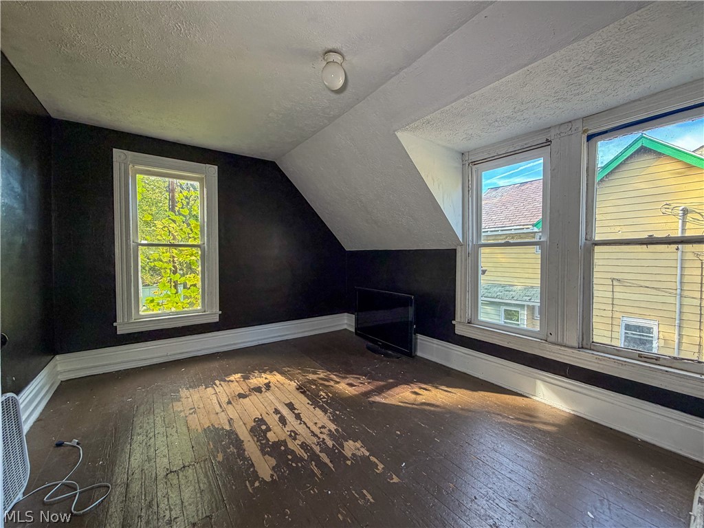 855 Adams Avenue NW Warren OH 44483