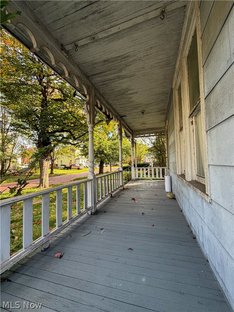 855 Adams Avenue NW Warren OH 44483