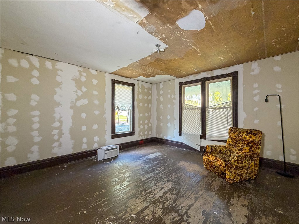 855 Adams Avenue NW Warren OH 44483