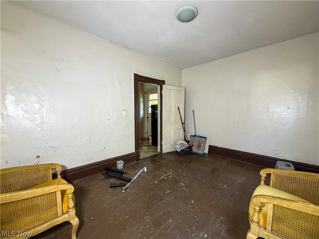855 Adams Avenue NW Warren OH 44483
