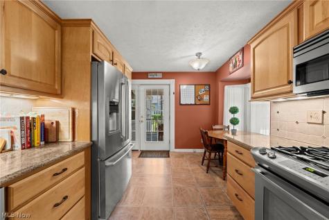 2353 Chestnut Boulevard Cuyahoga Falls OH 44223