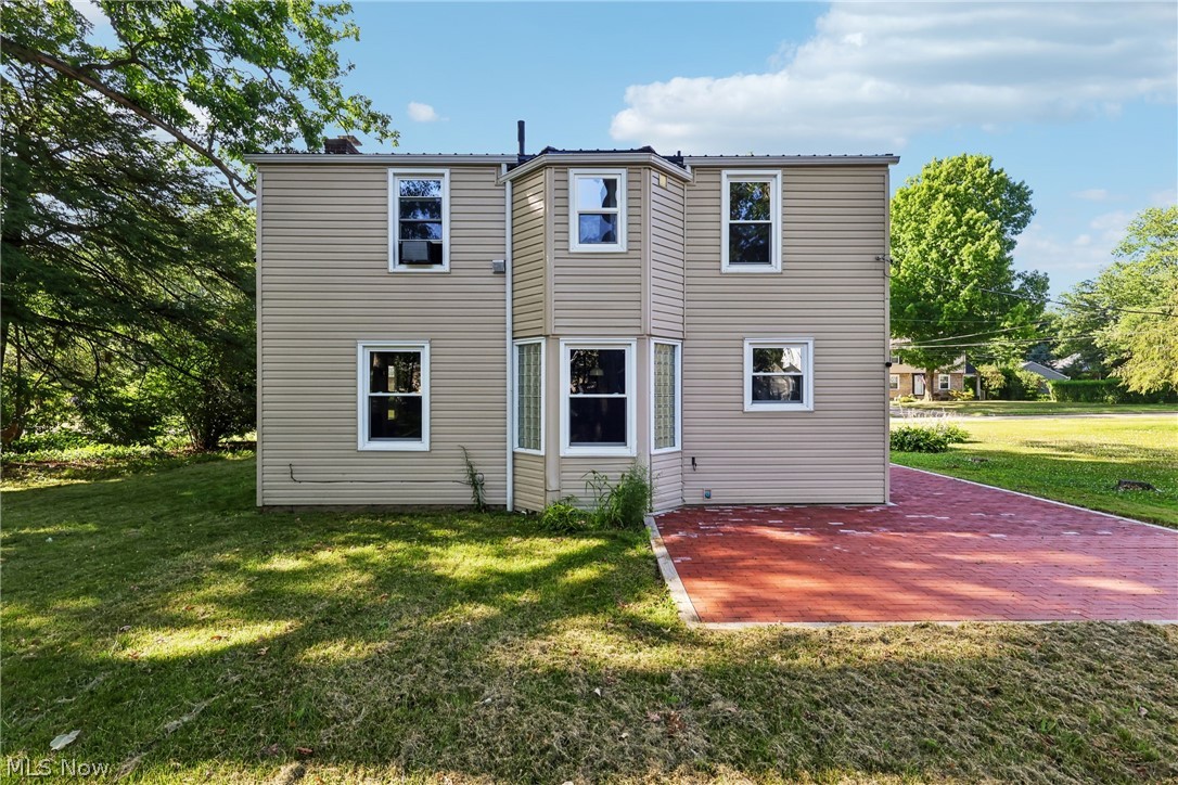 1824 Edgewood Street NE Warren OH 44483