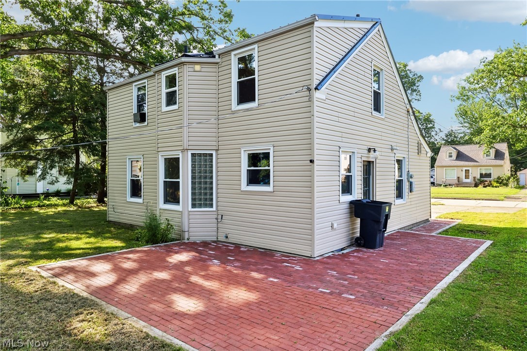 1824 Edgewood Street NE Warren OH 44483