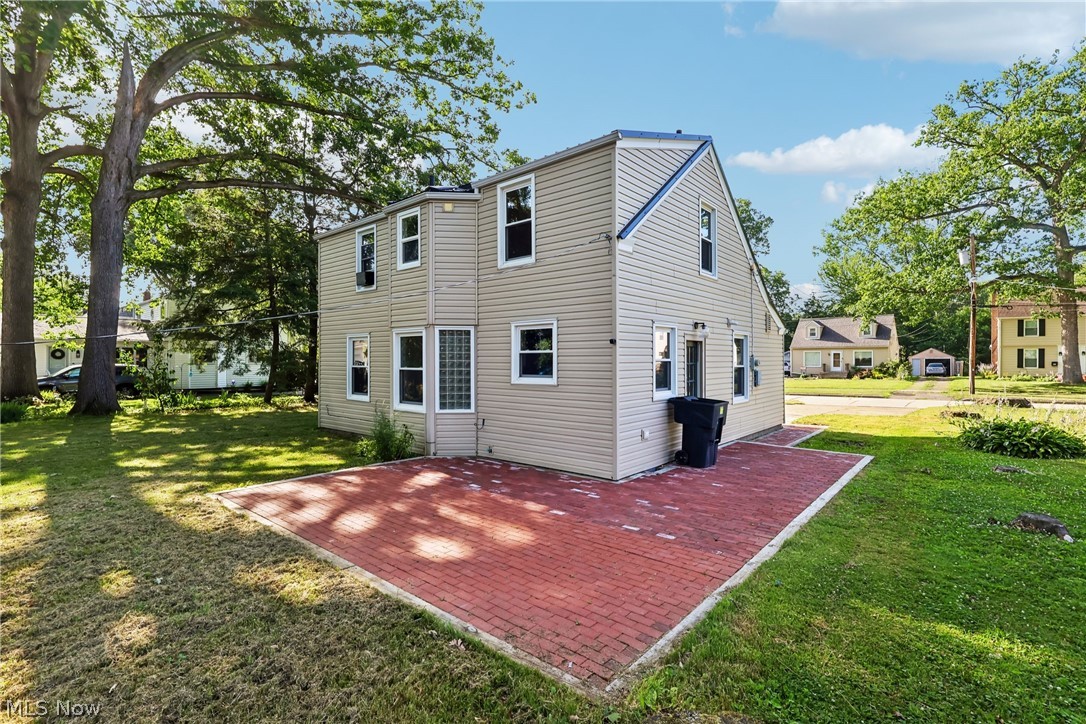 1824 Edgewood Street NE Warren OH 44483