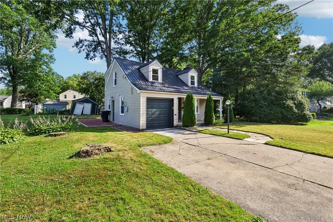1824 Edgewood Street NE Warren OH 44483