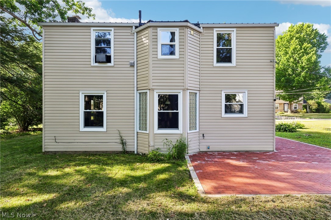 1824 Edgewood Street NE Warren OH 44483