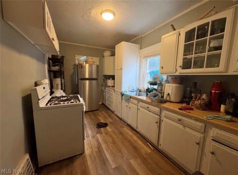 847 Carlysle Street Akron OH 44310