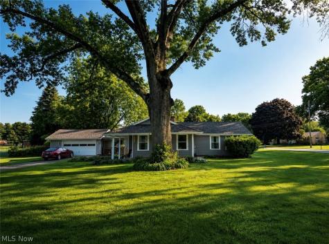 3146 Meadowwood Street NW Massillon OH 44646