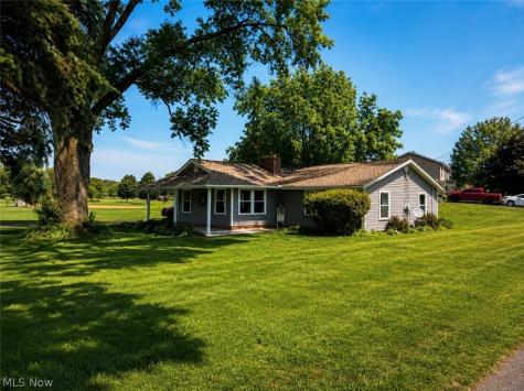 3146 Meadowwood Street NW Massillon OH 44646