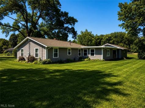 3146 Meadowwood Street NW Massillon OH 44646