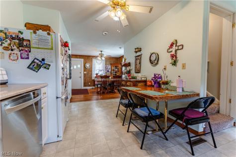 11755 Market Ave NW Uniontown OH 44685