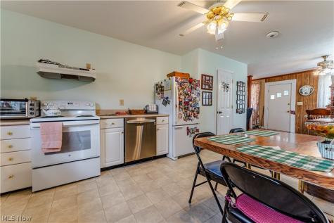 11755 Market Ave NW Uniontown OH 44685
