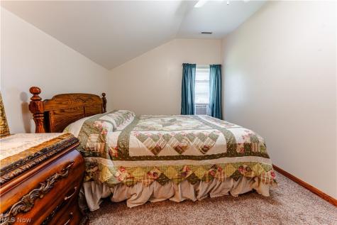 11755 Market Ave NW Uniontown OH 44685