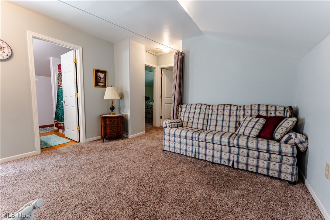 11755 Market Ave NW Uniontown OH 44685