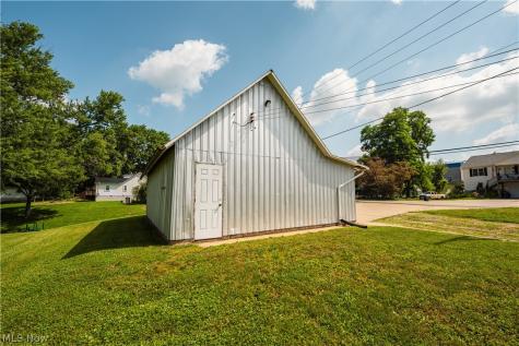 11755 Market Ave NW Uniontown OH 44685