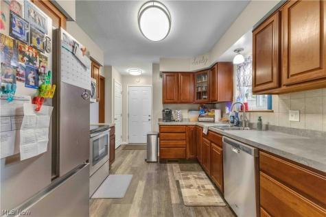208 Georgia Avenue Elyria OH 44035