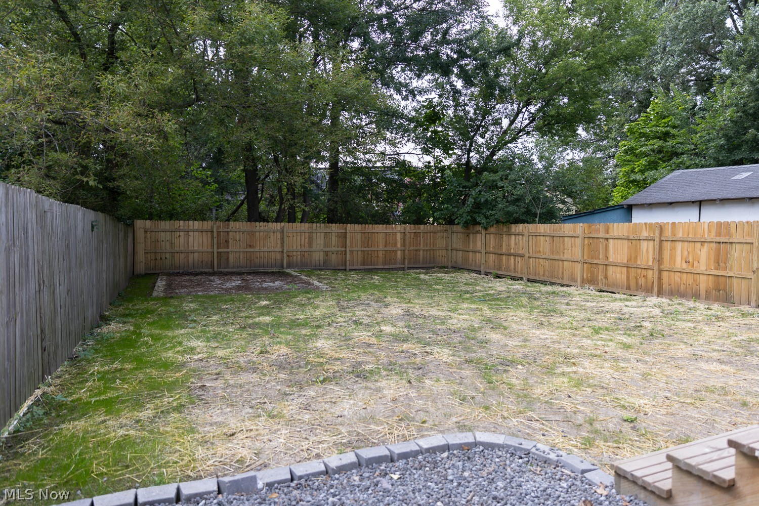1645 Larchmont Avenue NE Warren OH 44483