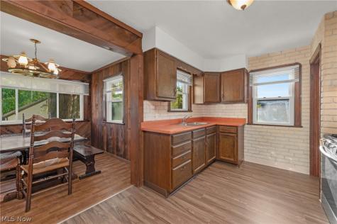 6077 Lake Avenue Elyria OH 44035