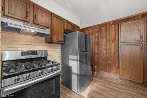 6077 Lake Avenue Elyria OH 44035