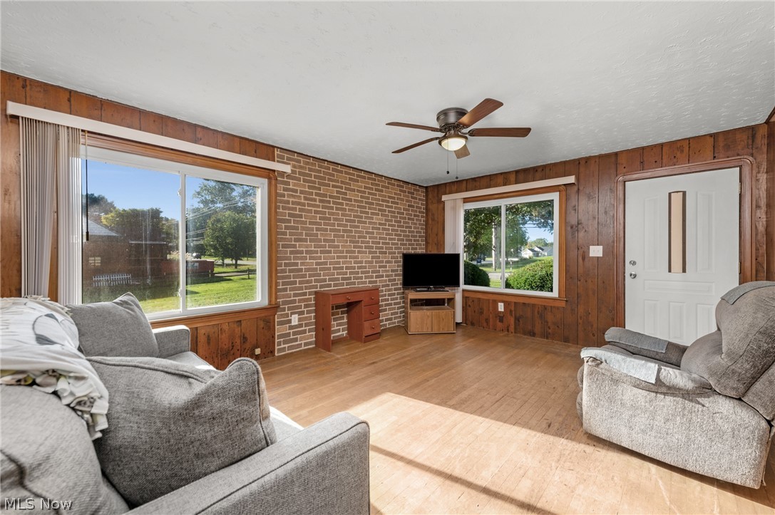 6077 Lake Avenue Elyria OH 44035